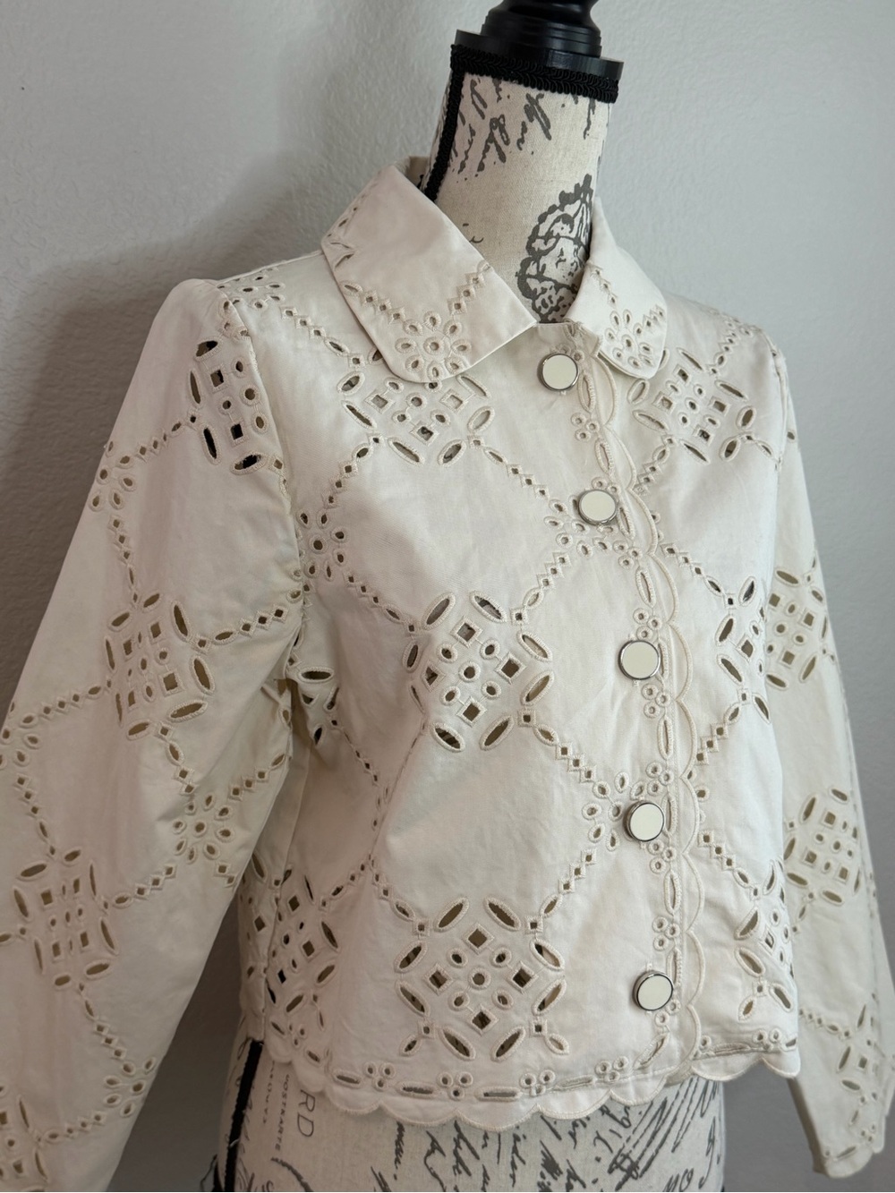 Veronica Beard Adelaide Eyelet Jacket Ecru Cotton Scalloped Cropped Size 2 - Picture 4 of 7